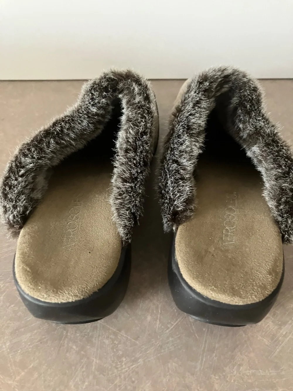 Women’s Aerosoles Faux Fur-Lined Clogs Size 8.5